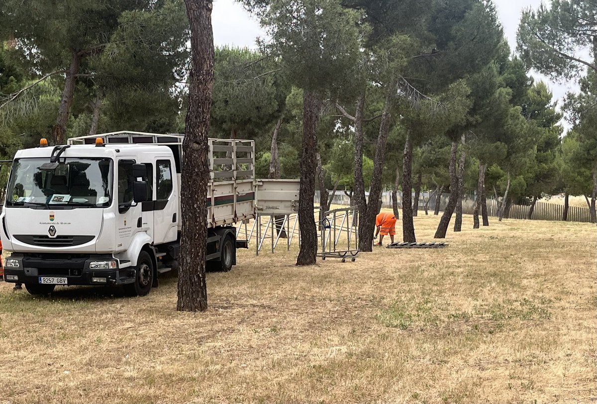 Concejalía de Mantenimiento (@c_mantenimiento) on Twitter photo Un año más <a href="/c_mantenimiento/">Concejalía de Mantenimiento</a> ha colaborado en el montaje de la Romería del Rocio que organiza la C. C de Andalucia. #Alcorcon Un año más <a href="/c_mantenimiento/">Concejalía de Mantenimiento</a> ha colaborado en el montaje de la Romería del Rocio que organiza la C. C de Andalucia. #Alcorcon