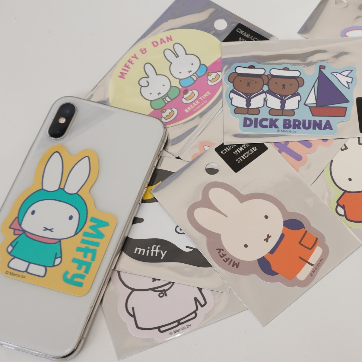 dickbrunashop's tweet image. ディックブルーナのステッカーが大量に増えました!
パソコンやタブレット、スマホに貼ったり、ノートや手帳貼ったり、キャリーケースの目印にしたり、子どもだけじゃなくて、大人がテンション上がるステッカーです!!
bruna.jp/products/list.…
#シール #ステッカー #ミッフィー #ディックブルーナ
