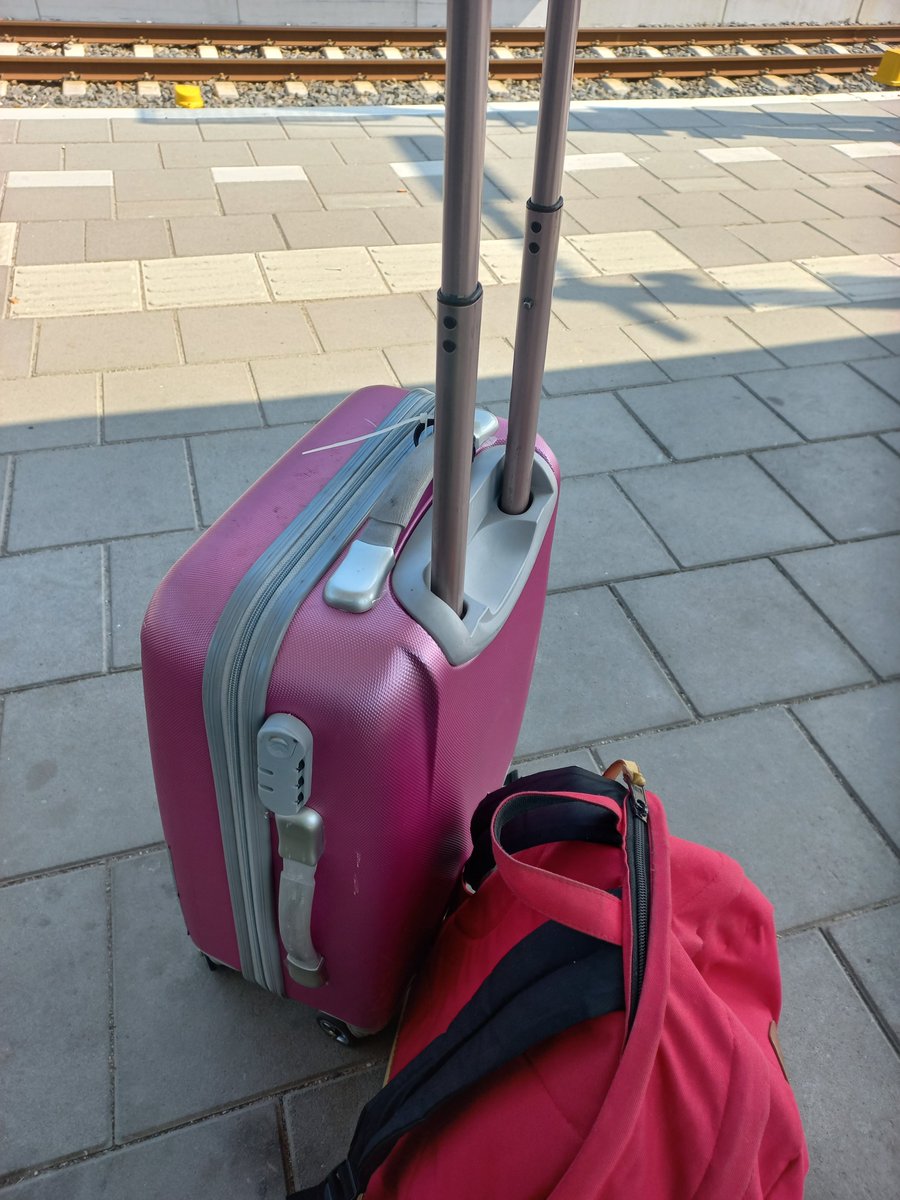 Maritza van Dop (@maritzavandop) on Twitter photo On my way to #icar2025 Really looking forward to meeting old friends and new people, and learning about tons of amazing science!
My last conference as a postdoc before I start a new adventure as an assistant professor <a href="/Radboud_Uni/">Radboud University</a> !👩🔬
Ps: leaving x, please find me on bluesky On my way to #icar2025 Really looking forward to meeting old friends and new people, and learning about tons of amazing science!
My last conference as a postdoc before I start a new adventure as an assistant professor <a href="/Radboud_Uni/">Radboud University</a> !👩🔬
Ps: leaving x, please find me on bluesky