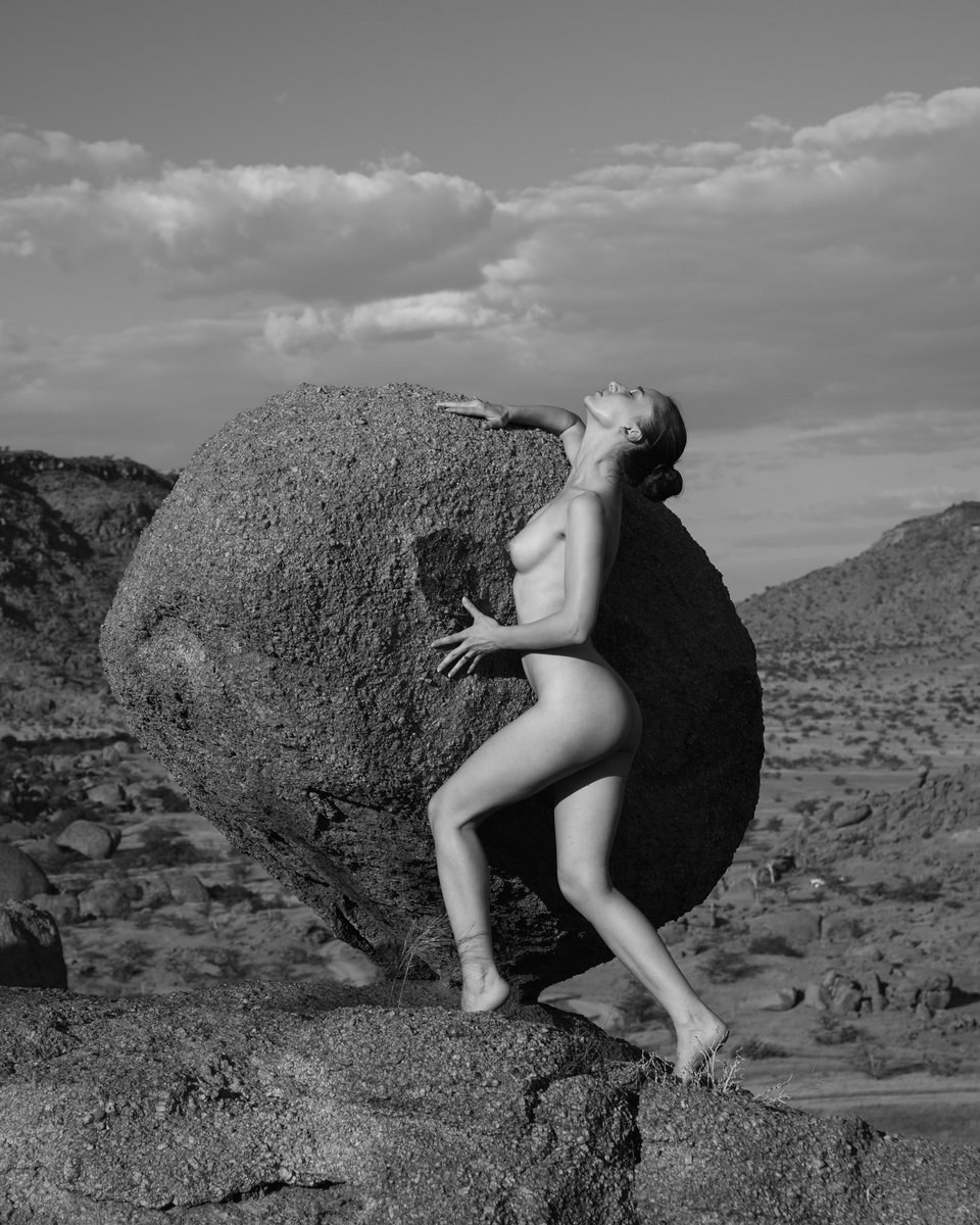 ‘Weight of the World’ with <a href="/arama_camelia/">Camelia Aramă</a> 

#namibia #mowani