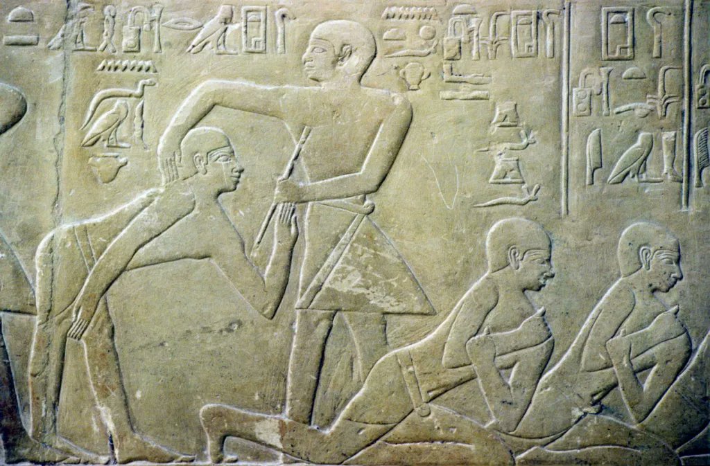 Village elders compelled to confess discrepancies in their Tax Declarations before the Scribes

Old Kingdom, 6th Dynasty, reign of Teti, c. 2323-2291 B.C.

Tomb of Mereruka, Saqqara Necropolis

▫️Punishment for tax debt in Ancient Egypt was a public spectacle of shame and