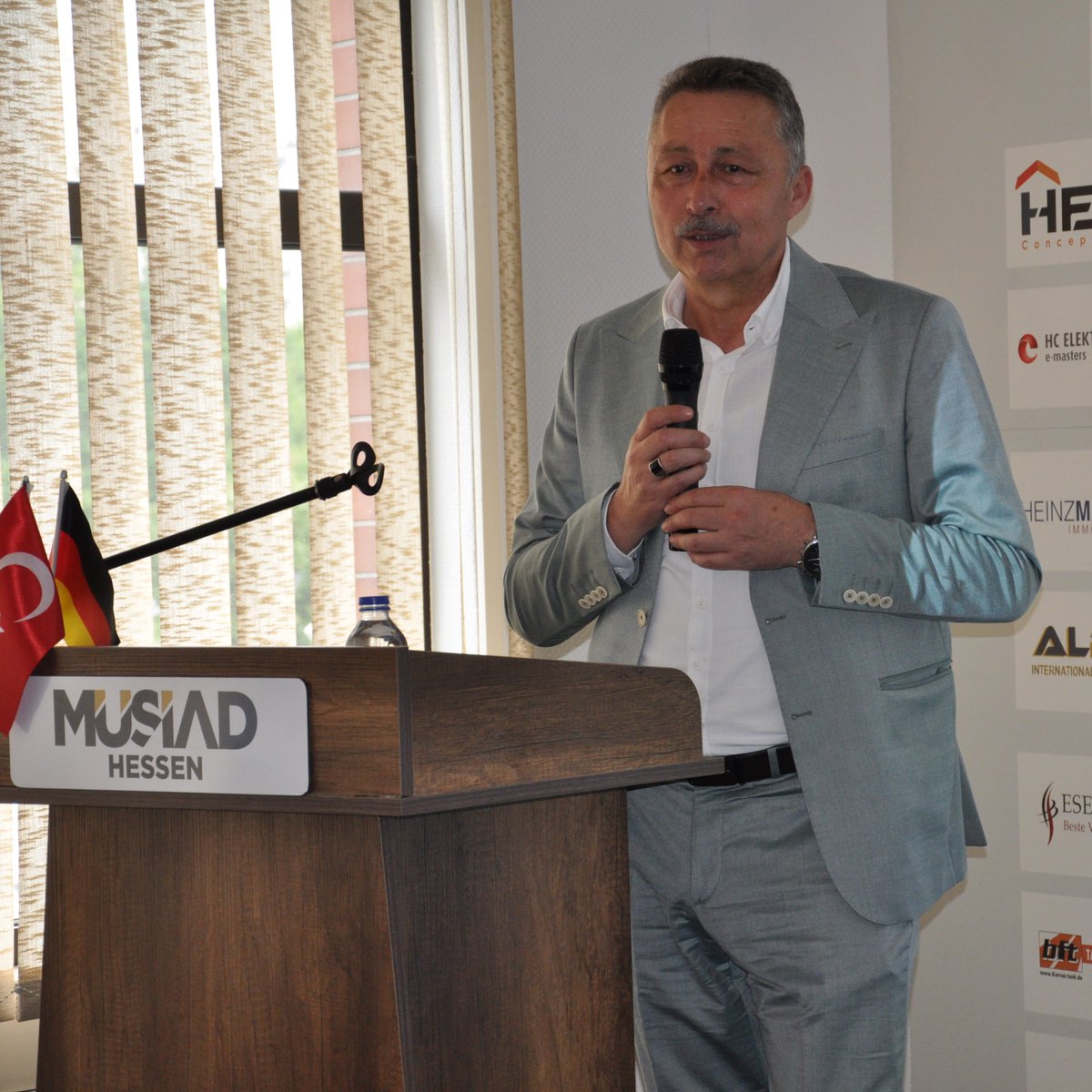 “Üye Tanışma Programı” kapsamında, keyifli ve verimli bir pazar buluşması gerçekleştirdik. Üyelerimiz, kendilerini ve şirketlerini paylaşma imkânı buldu. Karşılıklı ilişkilerin güçlenmesini önemsiyoruz, çünkü inanıyoruz ki güçlü bağlar, güvene dayalı iş birliklerinin temelidir.