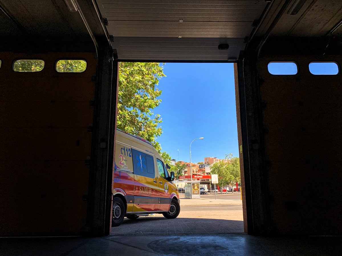 DiarioTES's tweet image. &quot;Una ambulancia en base, es un recurso disponible para una emergencia médica.&quot;

Grábenselo a fuego.