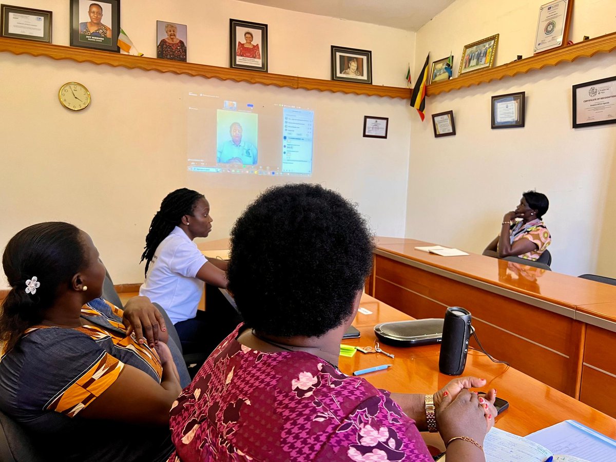 HospiceAfricaUg's tweet photo. @Presidency_SL @mohgovgh @nighealthwatch @MinofHealthUG @palliativeire @PCAUganda @APCAssociation @eddie_mwebesa @HPNAinfo ED @Nakyanja_ commended the participants' commitment to completing the course, reaffirming the organization's dedication to continuing Dr Anne's legacy through this initiative, mentioning a recognition by HE. President @KagutaMuseveni for pioneering palliative care in the country https://t.co/dogYT6VyOa