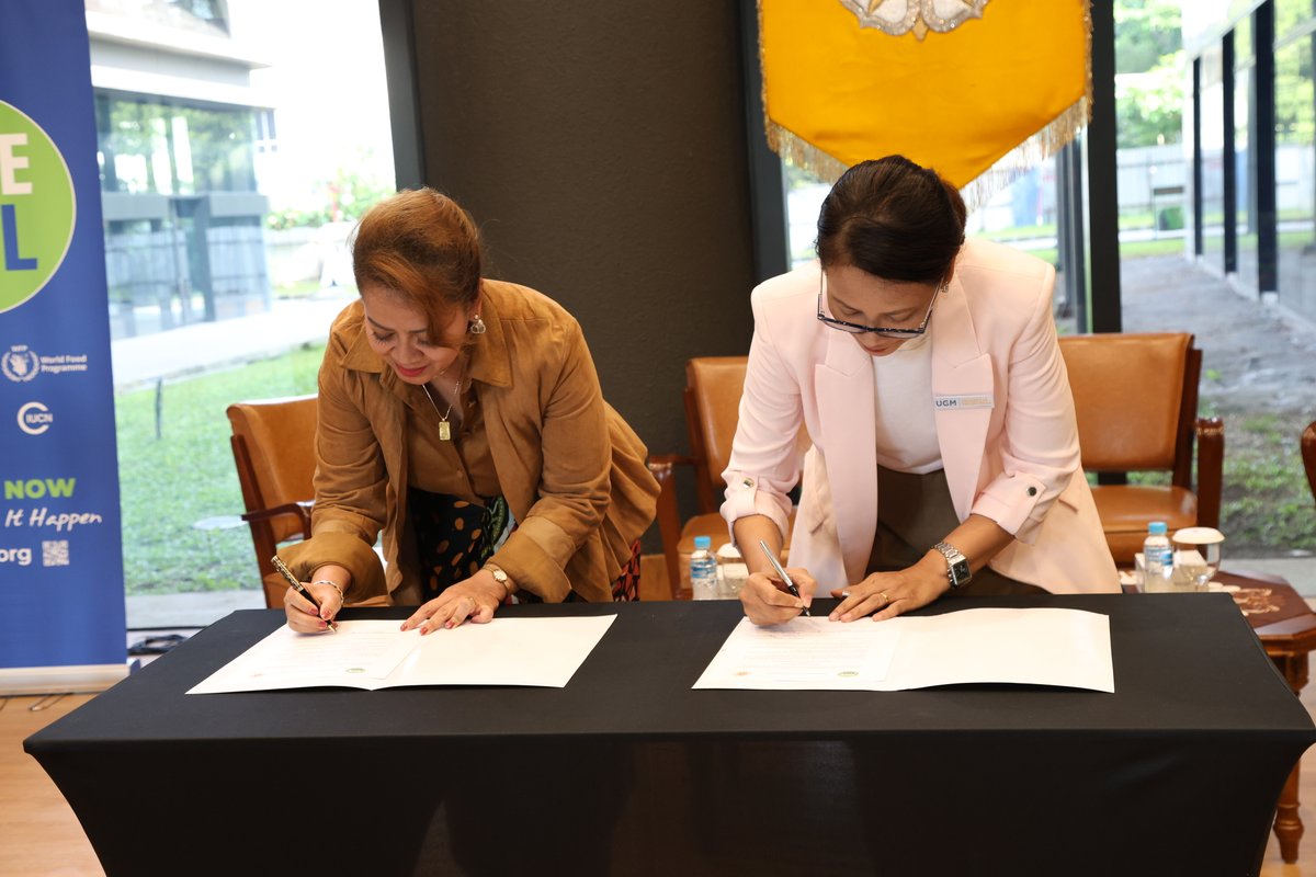 cpsavesoil's tweet photo. A significant step forward in the Save Soil movement!
We are honored to sign an MoU with Universitas Gadjah Mada (UGM) — one of Indonesia’s leading institutions — to collaborate on research, education, and advocacy in soil security, environmental conservation, and sustainable agriculture.

This collaboration between Save Soil and UGM’s Center of Excellence Working Group for Food Security aims to provide scientific and practical solutions for soil conservation and environmental sustainability.

#SaveSoil

@UGMYogyakarta