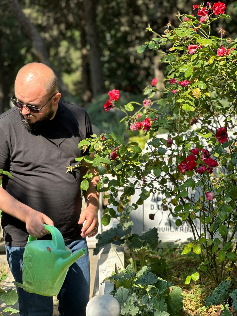 📍 Esenler’in gençlerine yol gösteren bir ağabeyin izinde…
Bu sabah, şehadetinin 45. yılında
Mustafa Yaşar Ağabey’in kabrini ziyaret ettim.

O, sadece bir Akıncı değil;
bir nesle istikamet çizen, cesaret aşılayan bir öncüydü.

📍 Güngören Köyiçi Mezarlığı