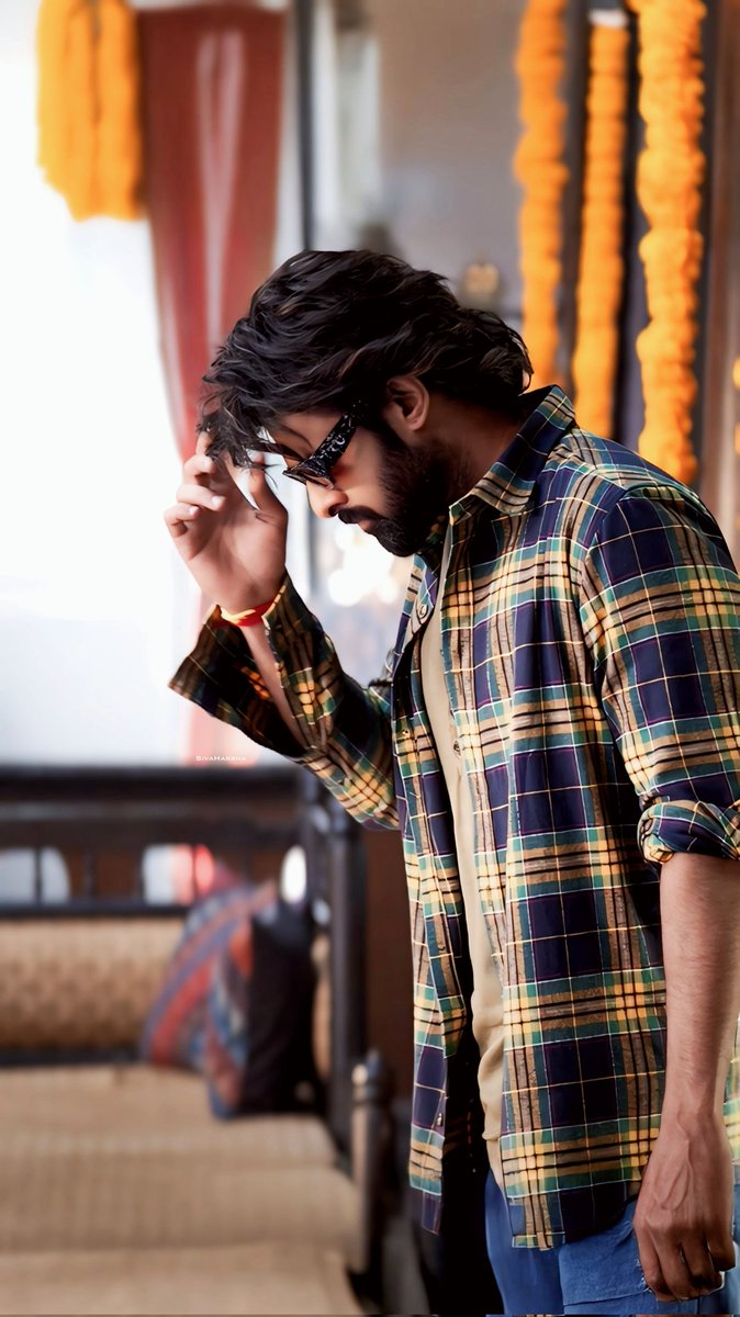 Siva Harsha (@sivaharsha_23) on Twitter photo Darling Lookss🔥🔥🔥🔥🔥Eni rojulu aindooo💃🏻💃🏻💃🏻 #TheRajaSaab
#Prabhas <a href="/DirectorMaruthi/">Director Maruthi</a> Darling Lookss🔥🔥🔥🔥🔥Eni rojulu aindooo💃🏻💃🏻💃🏻 #TheRajaSaab
#Prabhas <a href="/DirectorMaruthi/">Director Maruthi</a>