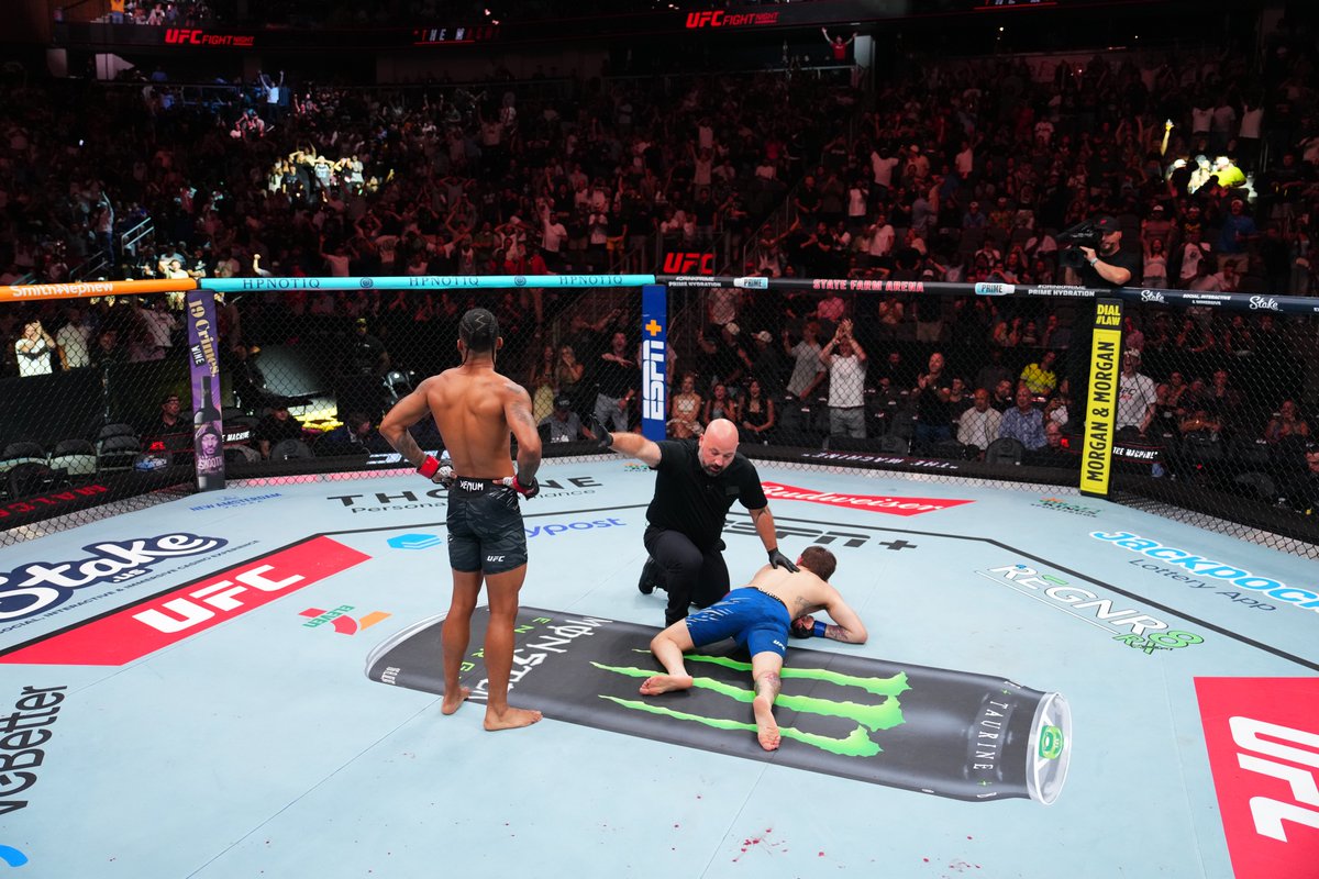 Now that's a SMASHING return! 👊

How about @WallaTheMachine's incredible KO in back to his home state! #UFCAtlanta