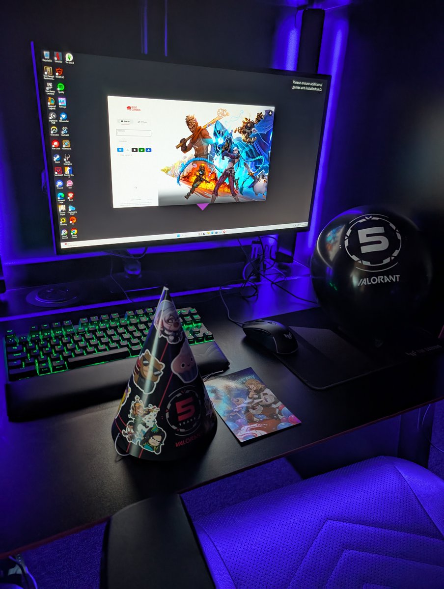 Kylie_Kendrick's tweet photo. So many photos to post from our 1st #RiotPlayClub to celebrate #5YEARSOFVAL!
We had quizzes, competitions, watch parties, cake and more!
It was a pleasure to host and I hope everyone had fun! See you at our next one 🥳@DurhamEsports @VALORANTukn https://t.co/kv6pDWT55P