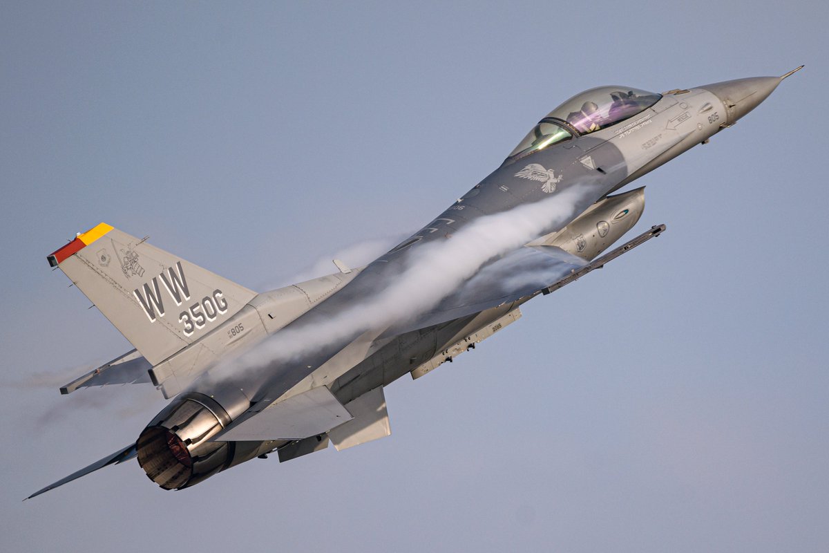 Marodayooooo's tweet image. PACAF F-16 Demonstration Team FOREVER🇺🇸🗾🙌

Thank you so much for showing us so many amazing demo flights.
I&apos;m so sad to see your team disband.
I look forward to seeing  the team members again somewhere.

#PACAFViperDemo #16の日