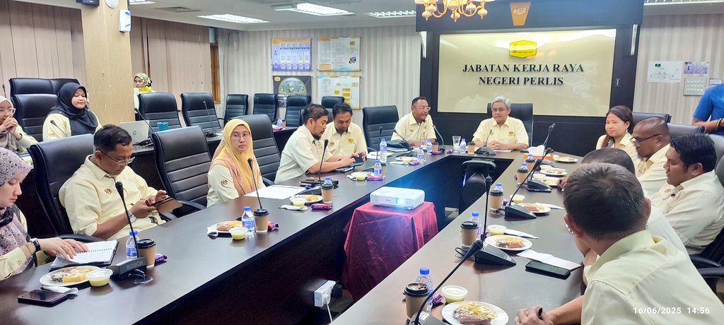 TKPKR (Sektor Infra) (@tkpkr_infra) on Twitter photo KANGAR, 16.06.2025 - Hadir sesi Meet & Greet bersama pengurusan JKR Perlis. Saling bertukar pandangan memperkukuh semangat dan hala tuju. Bersama membina JKR yang lebih cemerlang, diyakini rakyat.
#IamJKR
#JKRsinergi
#JKRPerlis KANGAR, 16.06.2025 - Hadir sesi Meet & Greet bersama pengurusan JKR Perlis. Saling bertukar pandangan memperkukuh semangat dan hala tuju. Bersama membina JKR yang lebih cemerlang, diyakini rakyat.
#IamJKR
#JKRsinergi
#JKRPerlis
