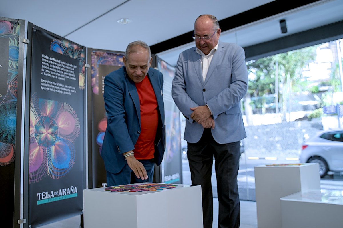 🧵 #ARTESANÍA 𝗘𝗹 𝗖𝗮𝗯𝗶𝗹𝗱𝗼 𝗰𝗼𝗹𝗮𝗯𝗼𝗿𝗮 𝗲𝗻 𝗹𝗮 𝗠𝘂𝗲𝘀𝘁𝗿𝗮 “𝗧𝗲𝗹𝗮 𝗱𝗲 𝗮𝗿𝗮ñ𝗮, Ñ𝗮𝗻𝗱𝘂𝘁𝗶 𝗱𝗲 𝗣𝗮𝗿𝗮𝗴𝘂𝗮𝘆”⁣
⁣
🪡 El ñandutí, en guaraní “tela de araña”, es un 𝘁𝗲𝗷𝗶𝗱𝗼 𝘁í𝗽𝗶𝗰𝗼 𝗱𝗲 𝗣𝗮𝗿𝗮𝗴𝘂𝗮𝘆 ➡️ descendiente directo de las