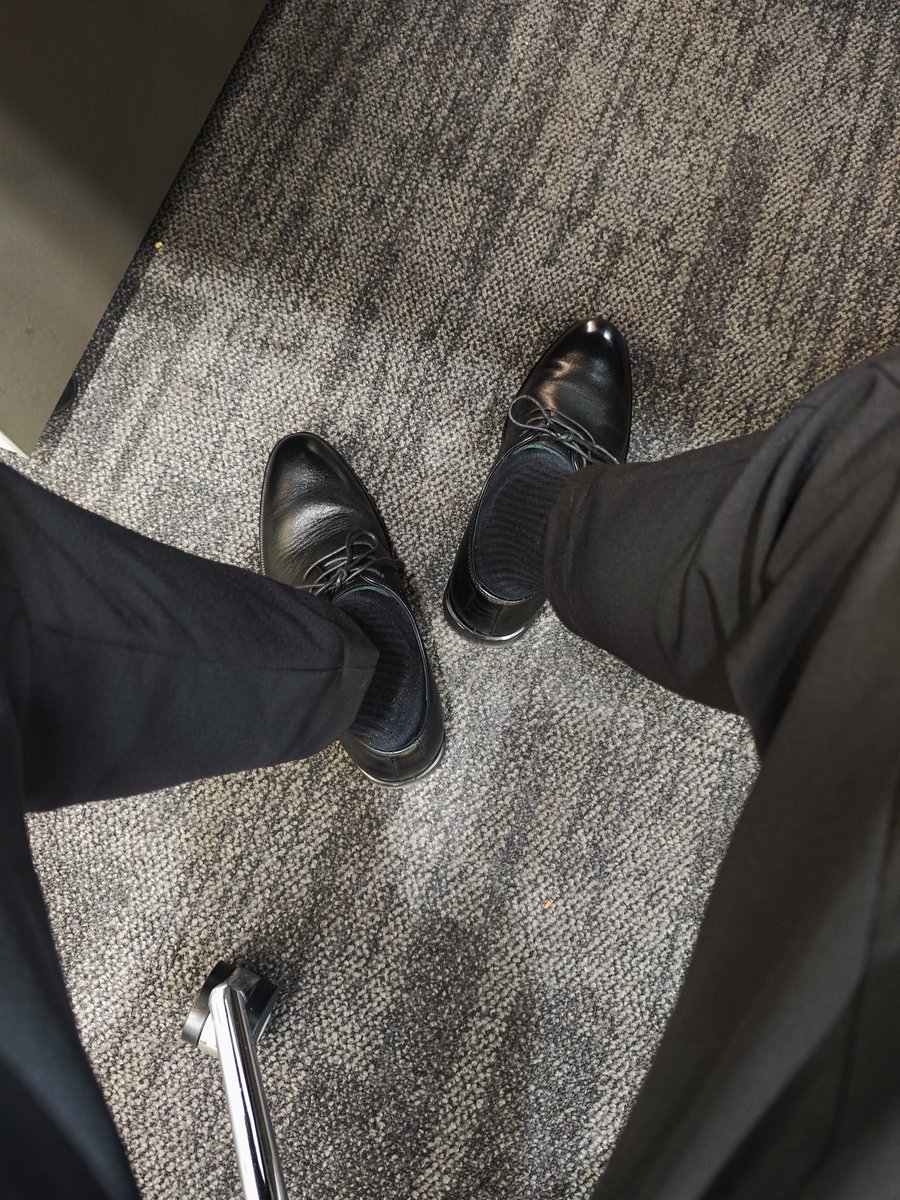 只要上班就精神萎靡 四肢发软
缺个m在下面按摩舔脚🤧