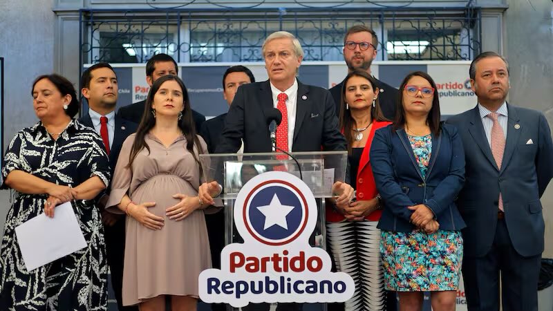 Radio 13c (@radio_13c) on Twitter photo “Más que hablar de la candidata de Chile Vamos nosotros nos hemos concentrado en dar propuestas”. “La gente no quiere voceros, quiere propuestas” <a href="/ruth_hurtado_/">Ruth Hurtado 👍🏼🇨🇱</a> secretaria general del Partido Republicano.
#CuatroCabezas
📻🎧📲
Y YouTube: youtube.com/live/woZPdInwb… “Más que hablar de la candidata de Chile Vamos nosotros nos hemos concentrado en dar propuestas”. “La gente no quiere voceros, quiere propuestas” <a href="/ruth_hurtado_/">Ruth Hurtado 👍🏼🇨🇱</a> secretaria general del Partido Republicano.
#CuatroCabezas
📻🎧📲
Y YouTube: youtube.com/live/woZPdInwb…