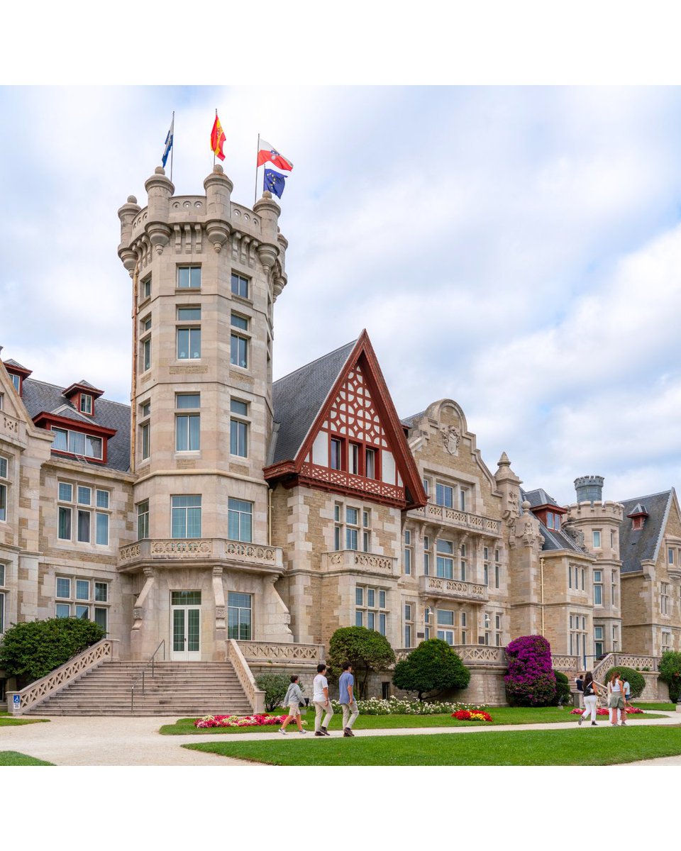 Hasta el 15 de septiembre, el Palacio de La Magdalena es la sede de los cursos de verano de la Universidad Internacional Menéndez Pelayo, por lo que las visitas guiadas se realizarán únicamente los sábados y domingos.

#PalacioDeLaMagdalena #VisitaGuiada