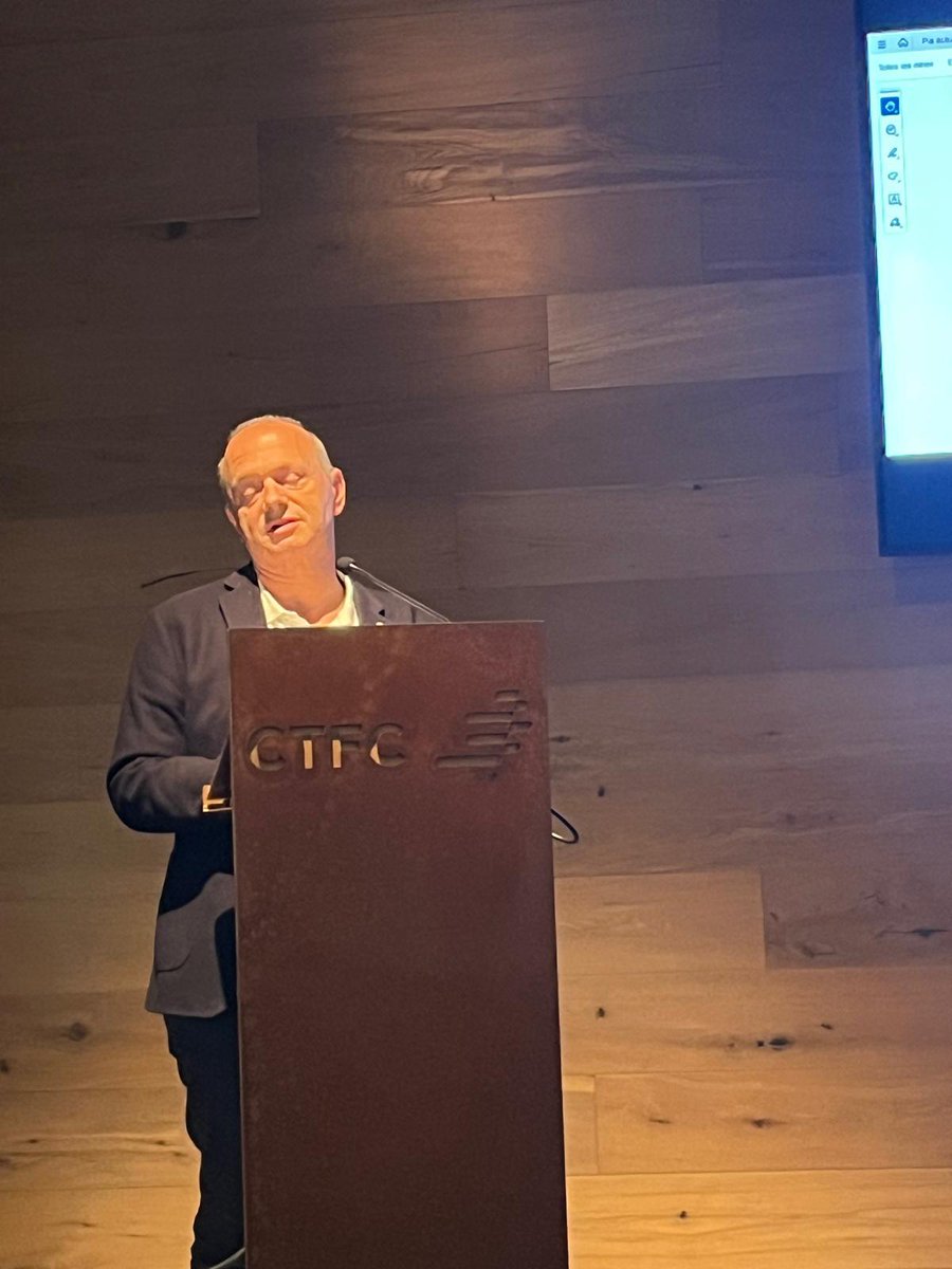 🌳 El diputat de Prevenció d'Incendis i Gestió Forestal <a href="/JFabregaColomer/">Jordi Fàbrega</a> a la cloenda d'<a href="/elfocat/">ELFOCAT</a>, municipis amb bosc públic de Catalunya, als quals des de la <a href="/diba/">Diputació de Barcelona</a> els donem suport tècnic i assessorament per a la gestió dels boscos comunals