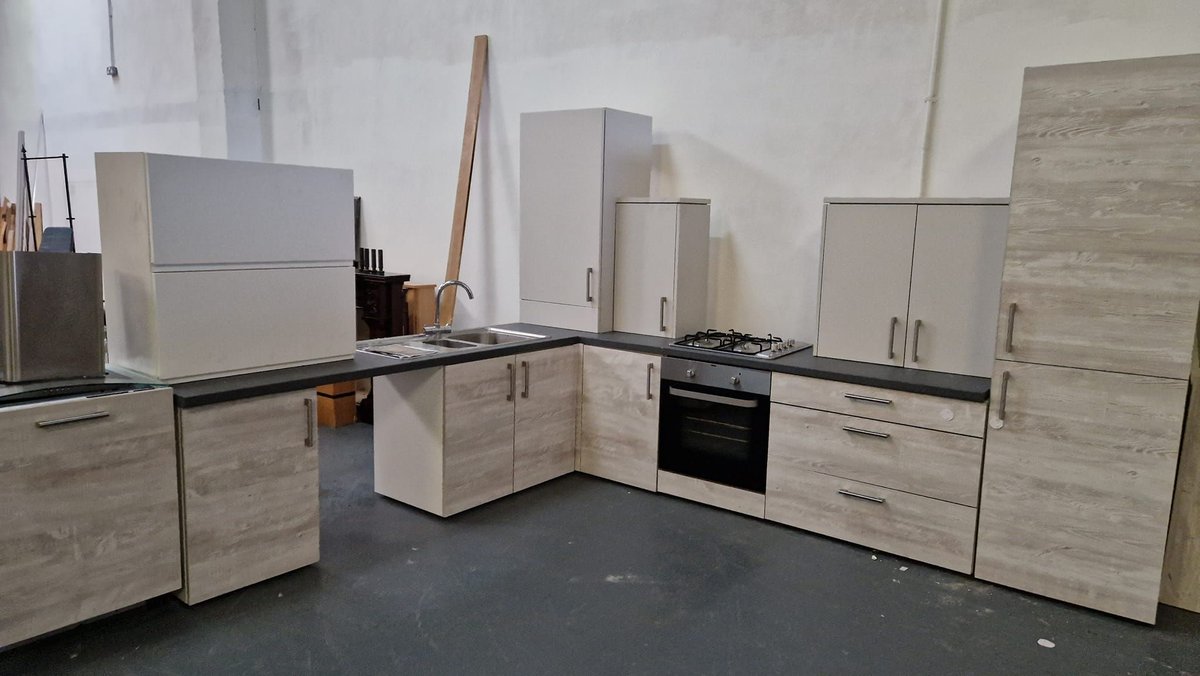 Wonder what full kitchen is available at ReStore #Newtownards today?

Discover our affordable kitchens rescued from our Kitchen Rescue programme! Due to their high-quality and unbeatable prices, they sell fast!

Visit us today: habitatireland.org/restore