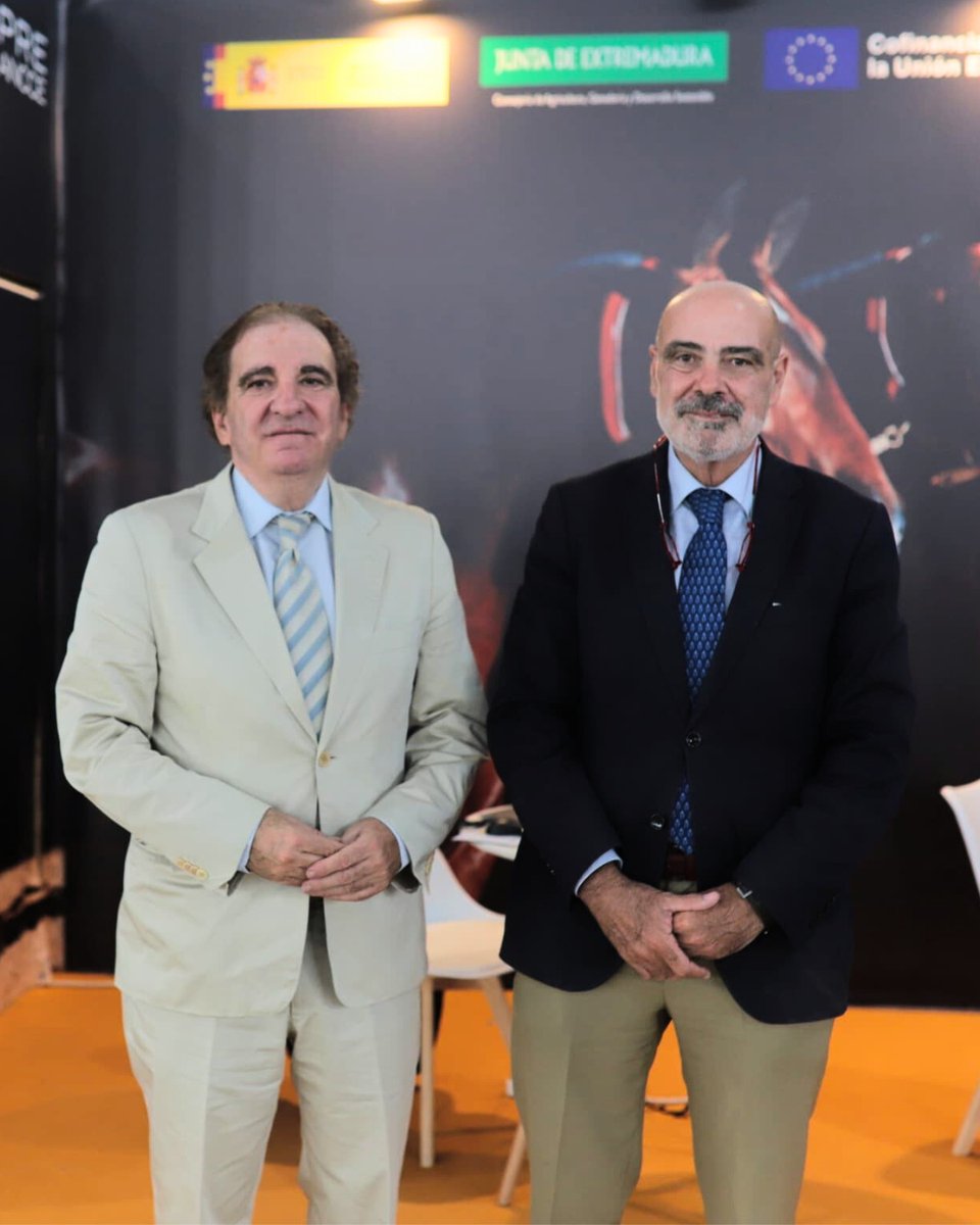 🌟Así vivimos ECUEXTRE 2025
Nuestro stand fue punto de encuentro para destacadas visitas institucionales y numerosos ganaderos y criadores extremeños. Fue un orgullo el reconocimiento de <a href="/HipicaExtremena/">Federación Hípica Extremeña</a>.
¡Gracias <a href="/ecuextreytoro/">ECUEXTRE y TORO</a>!

<a href="/agriculturaEXT/">Agricultura, Ganadería y Desarrollo Sostenible</a> #ANCCE #CaballoPRE #ECUEXTRE25