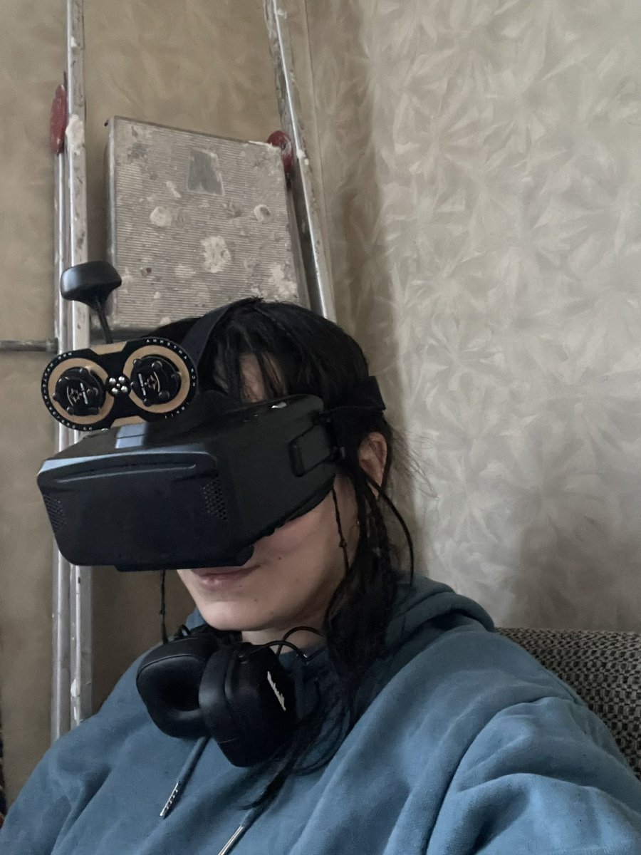 Спробувала вчора літати, протаранила чоловіка дріном🫠😅