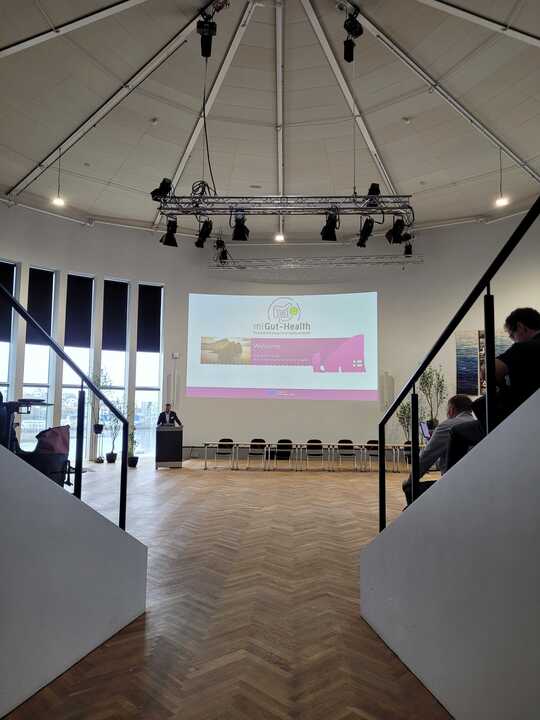 miGut-Health (@miguthealth) on Twitter photo 🟣Science talks to the IBD community - Faroe Islands
<a href="/an_franke/">Andre Franke</a> opened the symposium with a warm welcome to all the attendees here at the Kongshøll venue. He introduced the agenda and invited everyone to use the opportunity to ask questions and connect with the scientists. 🤲 🟣Science talks to the IBD community - Faroe Islands
<a href="/an_franke/">Andre Franke</a> opened the symposium with a warm welcome to all the attendees here at the Kongshøll venue. He introduced the agenda and invited everyone to use the opportunity to ask questions and connect with the scientists. 🤲