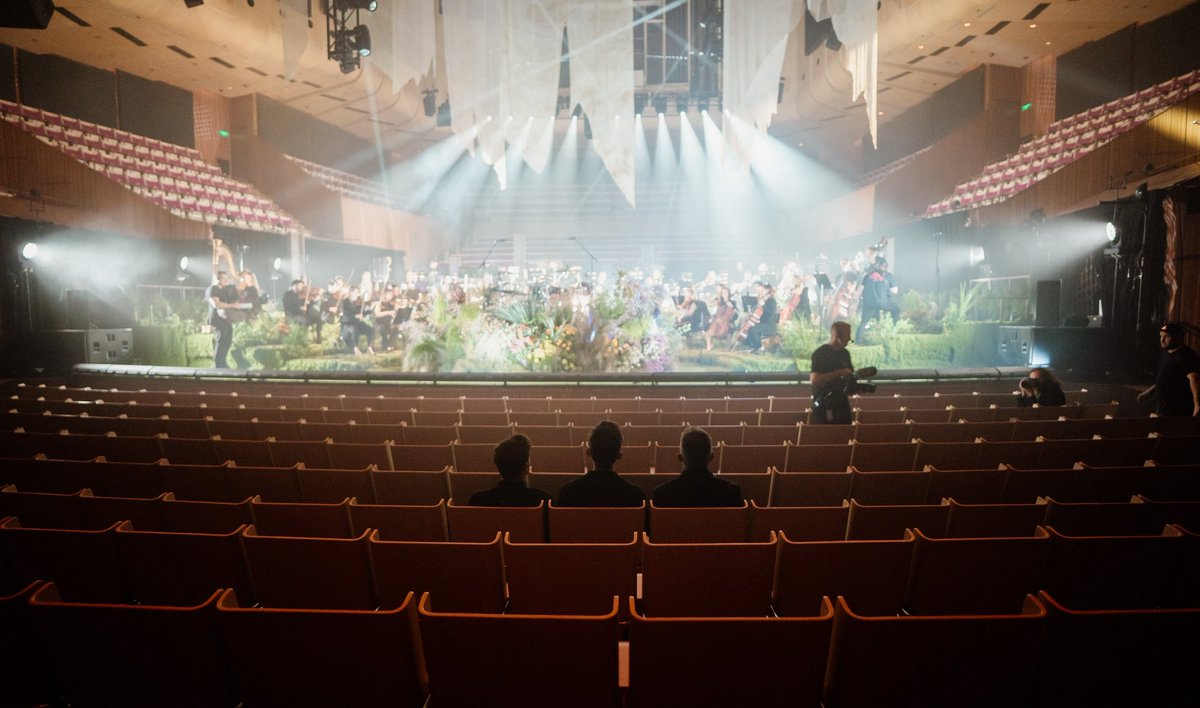 One week on from our Sydney Opera House show and we are still on a high. 

Behind-the-scenes 📸 <a href="/Thirdeyevisual1/">Third Eye Visuals</a>