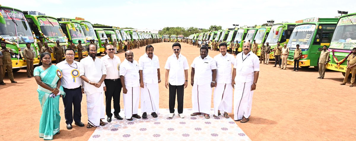 புதிய விரிவான மினி பஸ் திட்டம்-2024ன் படி பேருந்து வசதி கிடைக்கப் பெறாத இடங்களில் வசிக்கும் மக்கள் பயன்பெறும் வகையில் தமிழ்நாடு முழுவதும் 3,103 மினிபஸ் வழித்தடங்களை மாண்புமிகு முதலமைச்சர் <a href="/mkstalin/">M.K.Stalin</a> அவர்கள் தொடங்கி வைக்கும் விதமாக, தஞ்சாவூர், மன்னர் சரபோஜி அரசுக் கல்லூரி