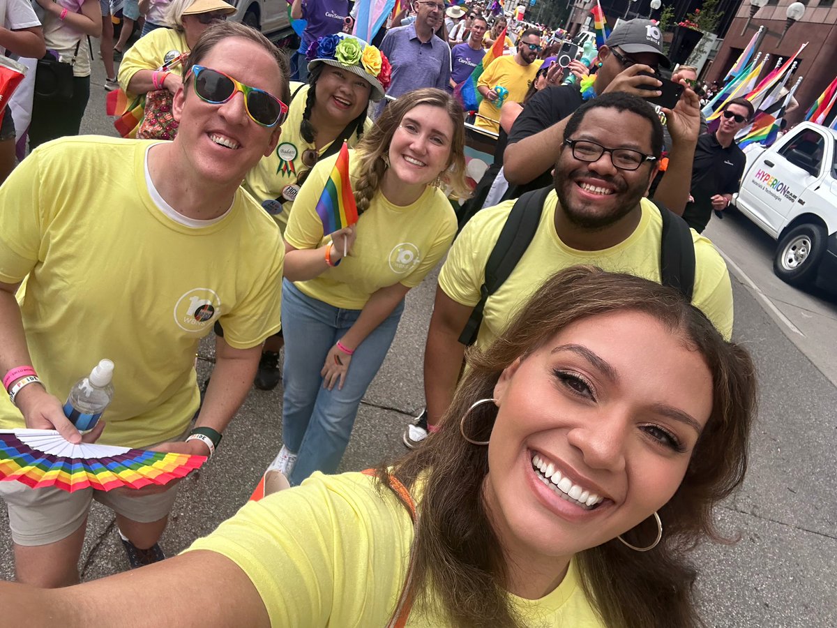 ‘Twas a very colorful weekend! 🏳️‍🌈
Also, can you tell the humidity got to me? 🥴