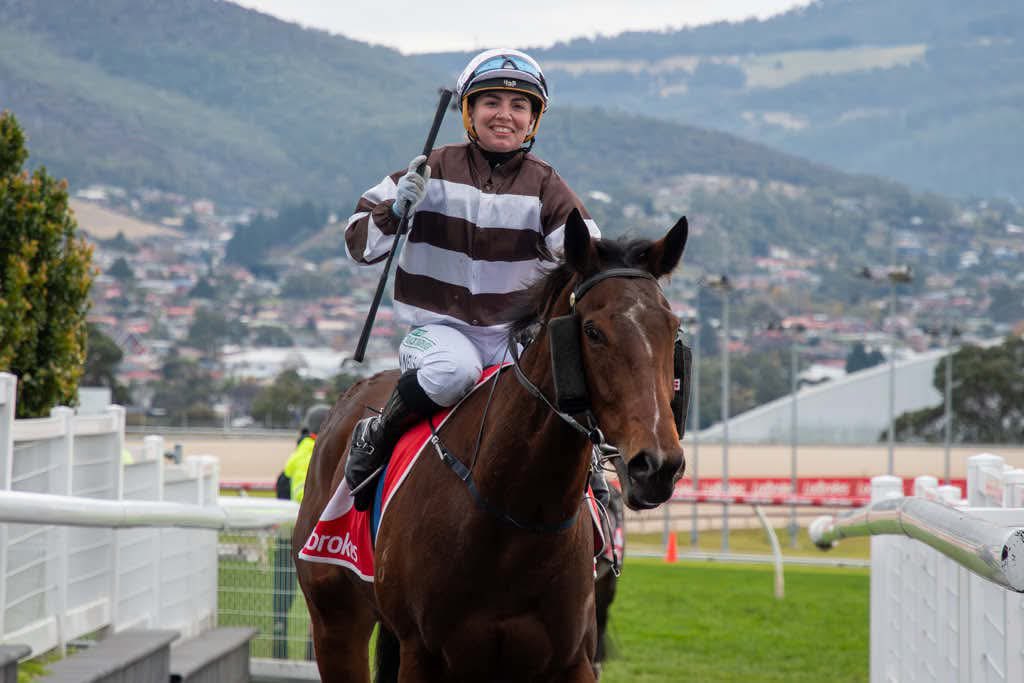 Great to see Espirt Diva back in the winner’s stall last weekend, we always knew she was a handy type. Hopefully times are changing for me with six rides at Elwick and six yesterday on the Tapeta.