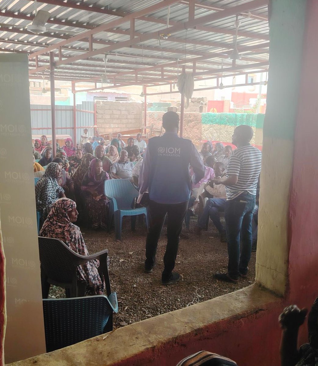 IOMSudan's tweet image. The cost of inaction has grave consequences for migrants in Sudan. As food insecurity worsens, it’s putting lives at risk—damaging health and increasing vulnerability to disease.
With support from @NLinSudan, IOM distributed food baskets to 435 vulnerable migrants in Port Sudan.