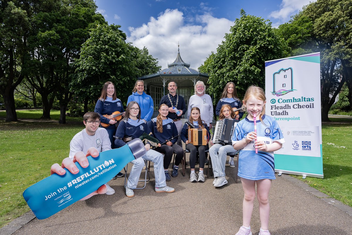 niwnews's tweet image. 🎶 Musicians from the Ulster Fleadh are kicking off #WorldRefillDay on a high note with NI Water’s #JoinTheRefillution campaign!

By pledging to refill from the tap, they’re helping beat plastic pollution and protect our planet. 🌍

💬 Find out more⬇️
niwater.com/about-us/news/…