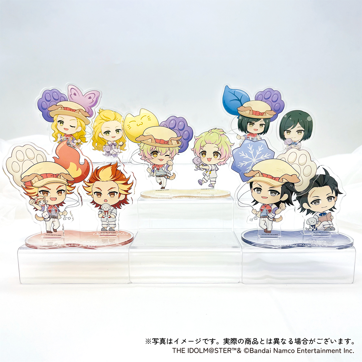 anicloset's tweet image. 【アイドルマスター #SideM Summer Doggie】
ころっとかわいいデフォルメイラスト2体と台座1つの3点セット入りペアアクリルスタンド🐶🐾台座はパーソナルカラーを基調としたクリアなデザインです✨
本日開催のライブ会場物販でもお買い求めいただけます🙌…