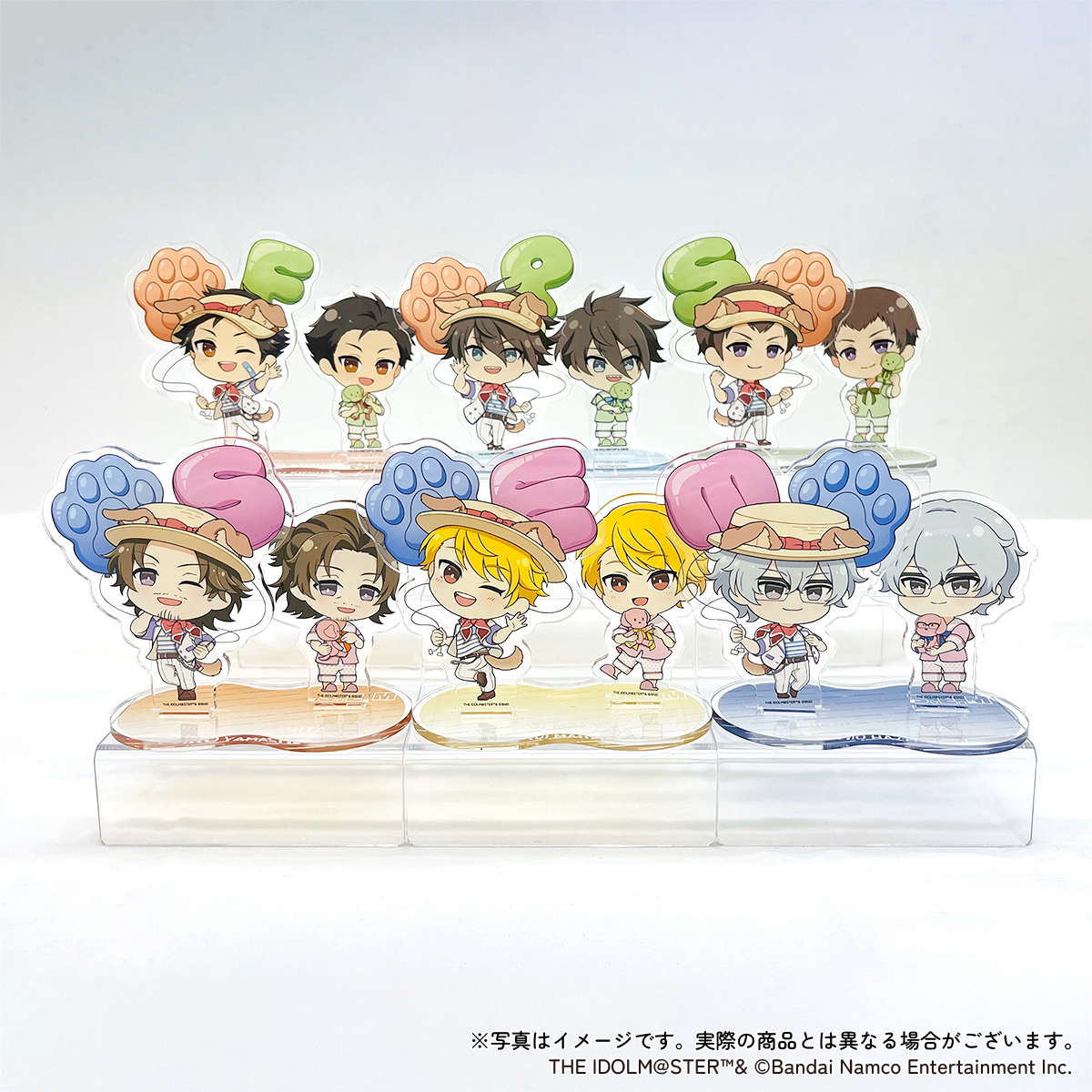 anicloset's tweet image. 【アイドルマスター #SideM Summer Doggie】
ころっとかわいいデフォルメイラスト2体と台座1つの3点セット入りペアアクリルスタンド🐶🐾台座はパーソナルカラーを基調としたクリアなデザインです✨
本日開催のライブ会場物販でもお買い求めいただけます🙌…