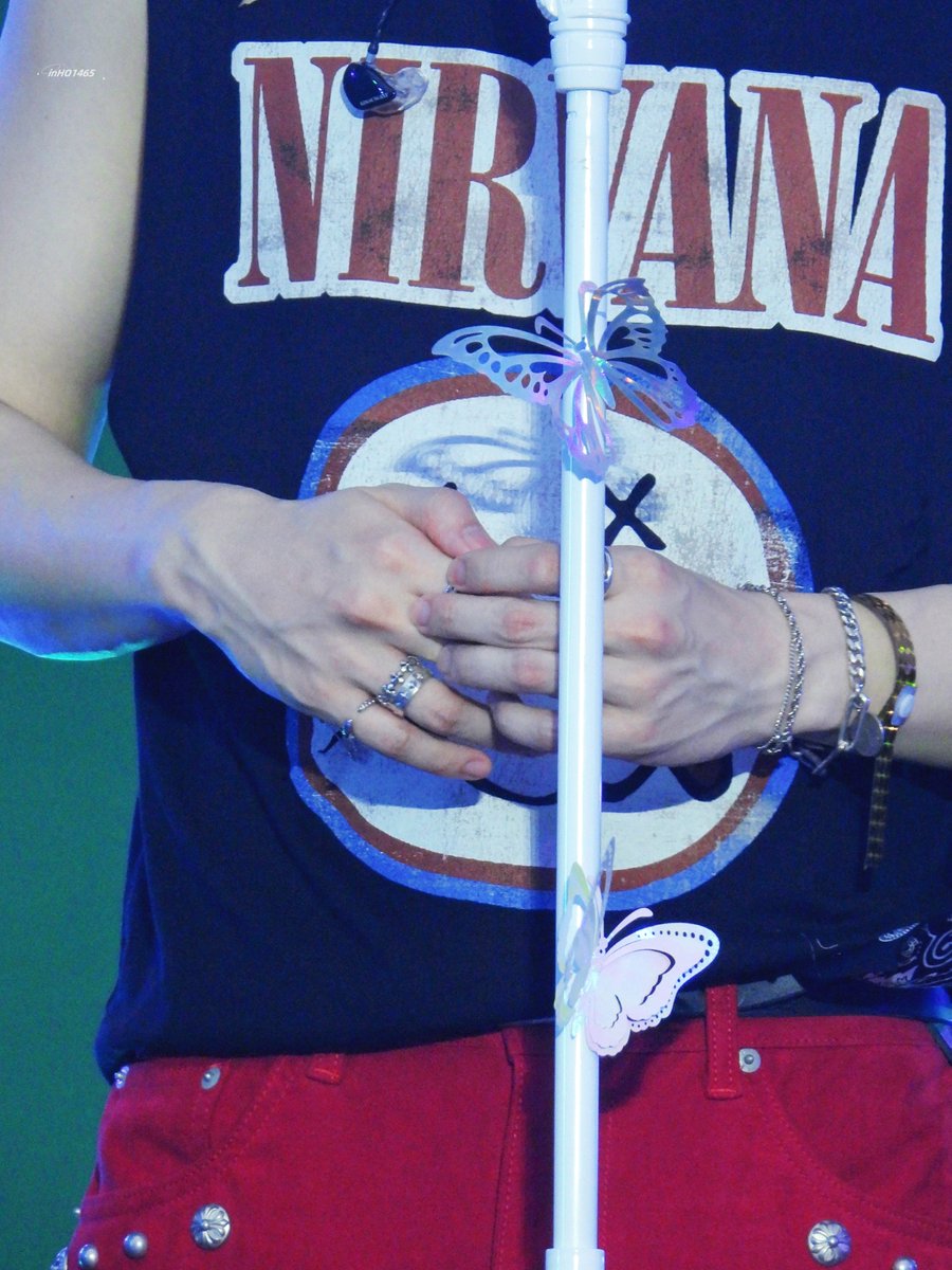 250615 뷰민라
악 성규 손..

#성규 #김성규 #KIMSUNGKYU
#INFINITE