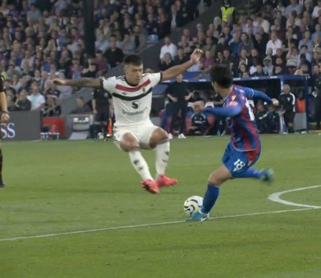 Please and thank you <a href="/LisandrMartinez/">Lisandro Martinez</a>