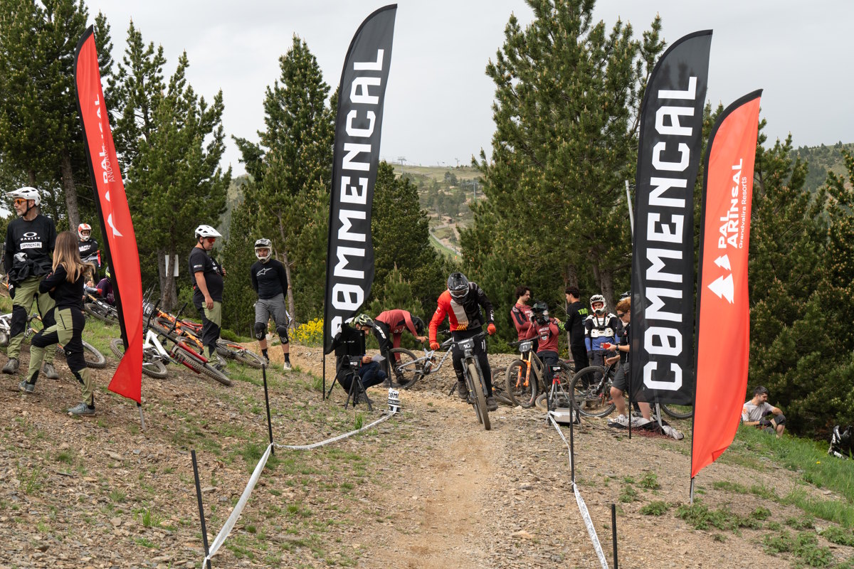 Éxito en la primera Only Warriors by Commencal en Pal Arinsal lugaresdeaventura.com/noticia/exito-…