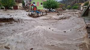 En Aragón están achicando agua como en la gota fría de Valencia, y ni una sola portada nacional se hace eco. Ni una sola mención. NADA. ¿No es suficientemente relevante para ustedes? El periodismo debería ser servicio público  <a href="/abc_es/">ABC.es</a> <a href="/el_pais/">EL PAÍS</a> <a href="/eldiarioes/">elDiario.es</a> <a href="/publico_es/">Público</a> <a href="/larazon_es/">La Razón</a>