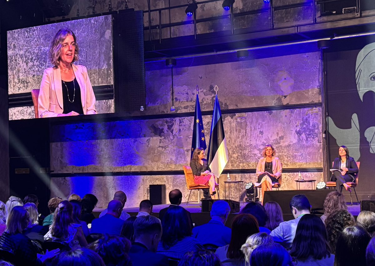 EUinmyRegion's tweet photo. Panel Discussion with Director @HencseyMonika and @joschaweber.

“Media freedom, transparency and platform accountability - they're not optional. 

The EU leads with rules that protect democracy from disinformation.

Together, we turn principles into action.” https://t.co/EdrDAuCX0E