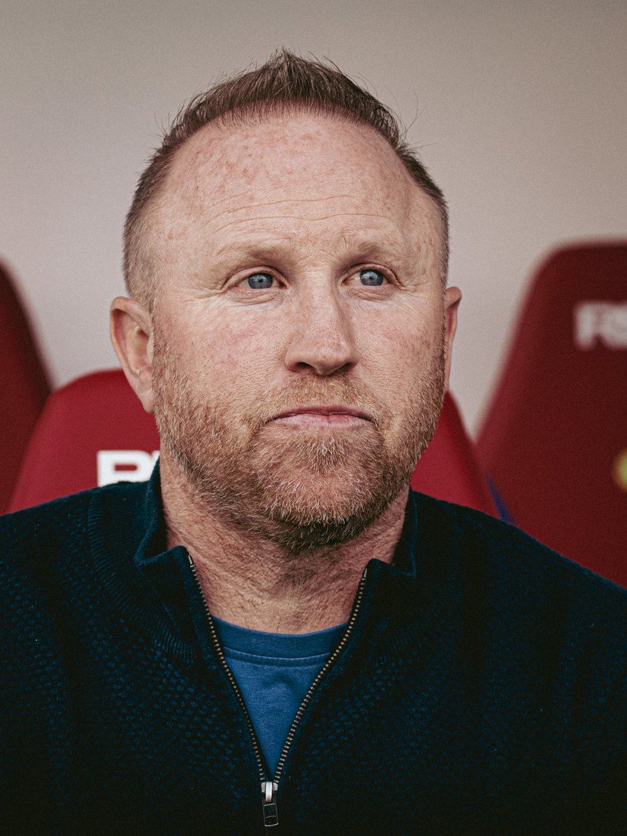 Diamo il benvenuto a Ludovic Magnin, nuovo allenatore del #Basilea! Il tecnico svizzero, 45 anni ed ex nazionale, firma fino all’estate 2026 con opzione per un altro anno. Conosce molto bene la Super League e porta esperienza e grinta.
#rotblaulive 🔴🔵
#ForzaBasilea 💪
#Basilea