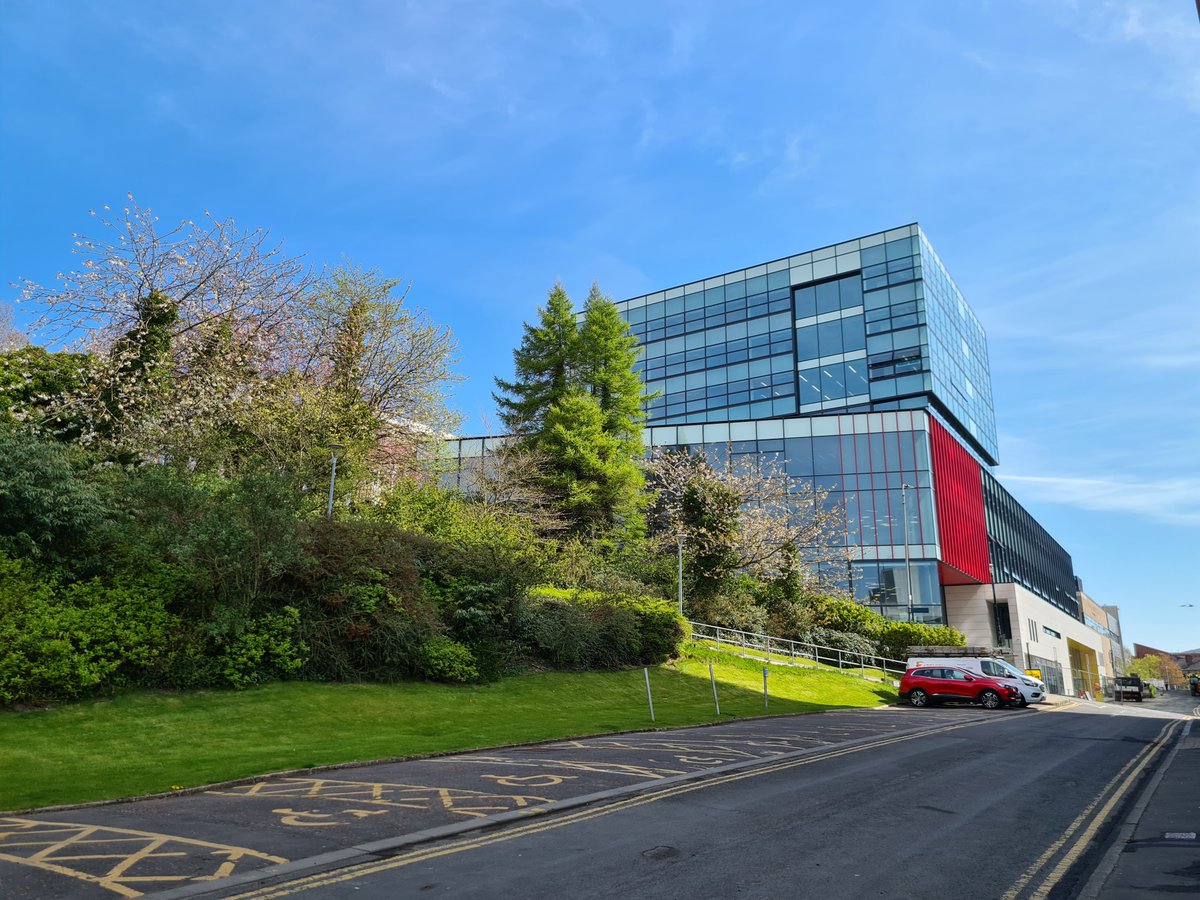 Manifesting this kind of weather again soon. Let’s just pretend it still looks like this. 😎

📍 Learning &amp; Teaching Building

#StrathLife #LearningAndTeaching #Campus #Glasgow #StudyInScotland