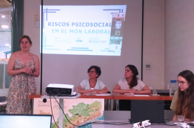 📢 Divendres la <a href="/FAGEM_empresa/">FAGEM</a> va oferir una 
formació sobre riscos psicosocials a l’empresa amb la Marga Bagot i l’Alba Argelich, professionals del  #CFP
Avaluar-los és clau per la salut emocional i la productivitat.
Un plaer col·laborar amb @fagemempreses!
 #BenestarLaboral
