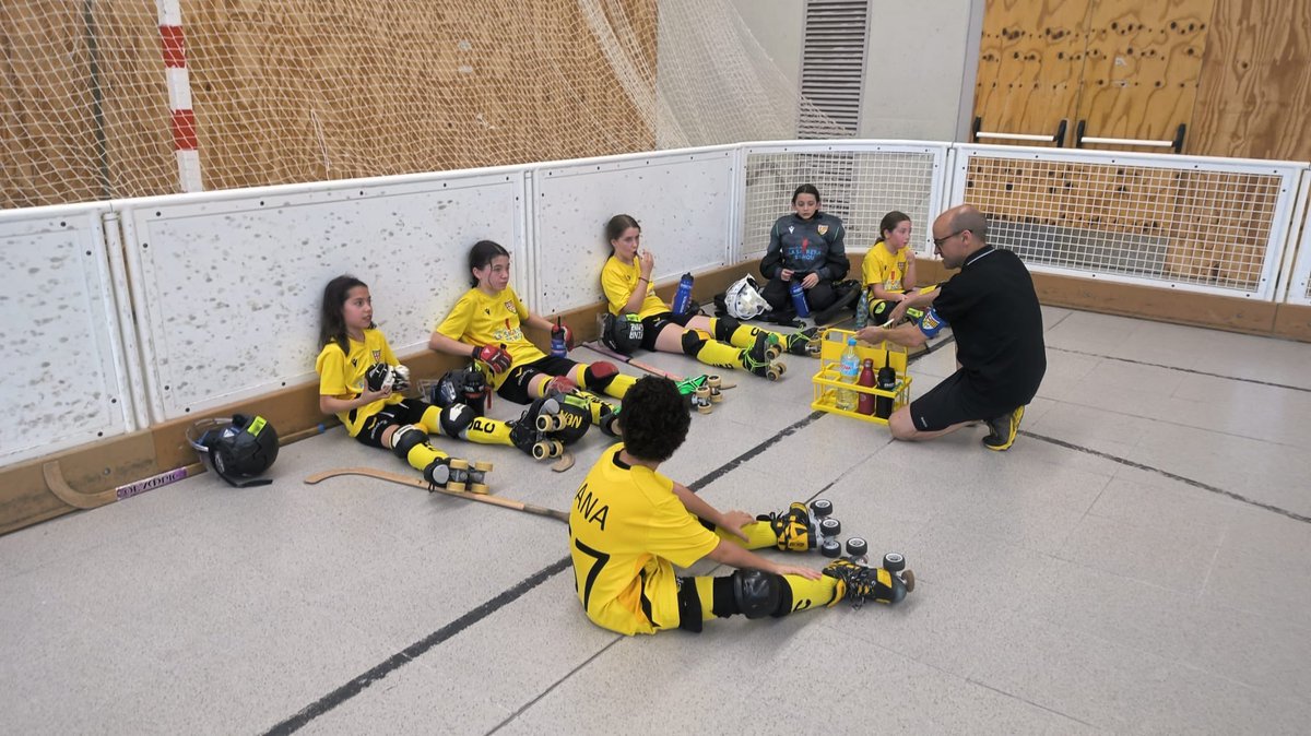 Club Patí Congrés (@clubpaticongres) on Twitter photo Resultats de la jornada dels Femenins
Fem11 A 7 - 2 <a href="/HoqueiFarners/">Club Hoquei Farners</a>
Fem11 B 6 - 0 <a href="/CH_Mollerussa/">C.H. Mollerussa Previntegral</a> Resultats de la jornada dels Femenins
Fem11 A 7 - 2 <a href="/HoqueiFarners/">Club Hoquei Farners</a>
Fem11 B 6 - 0 <a href="/CH_Mollerussa/">C.H. Mollerussa Previntegral</a>