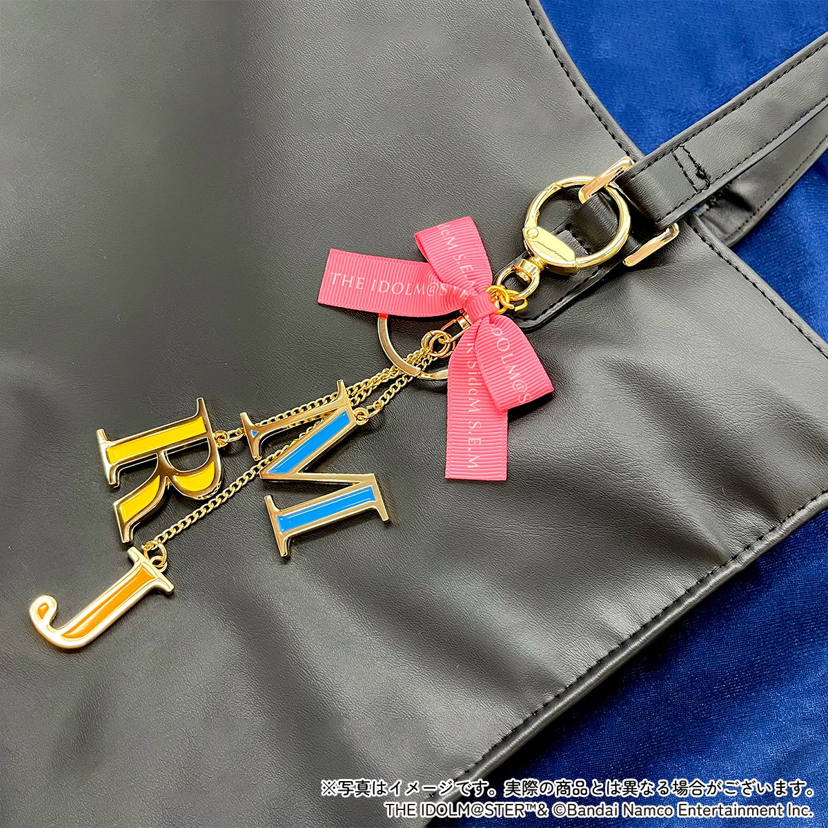 anicloset's tweet image. 【アイドルマスター #SideM Summer Doggie】
アイドルのイニシャルとユニット名をバッグチャームにデザイン👜各アイドルのイニシャルチャームはパーソナルカラーで彩りました♪
ポップアップストア詳細anicloset.com/lp_pop_up_side…