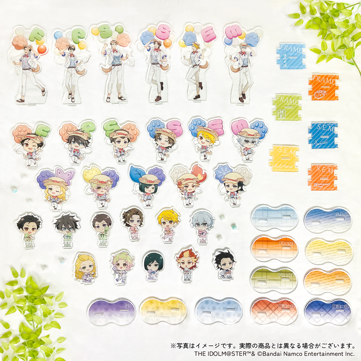 anicloset's tweet image. 【アイドルマスター #SideM Summer Doggie】
アクリルスタンド(等身)並びにペアアクリルスタンド(デフォルメ)は、本体の突起部分と台座の穴部分が共通仕様👀ぜひお好みのディスプレイで飾ってください☺
ポップアップストア詳細anicloset.com/lp_pop_up_side…