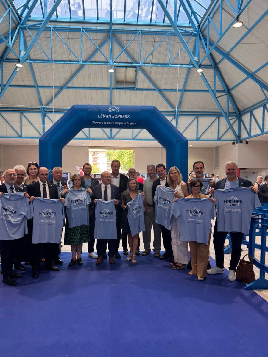 Prefet74's tweet photo. Isabelle ARRIGHI, sous-préfète de #SaintJulienEnGenevois, a participé au 5ème anniversaire du #LemanExpress, une offre de transport décarboné complète et novatrice devenue un élément central des déplacements quotidiens des hauts-savoyards. https://t.co/wHoxMTxXAs