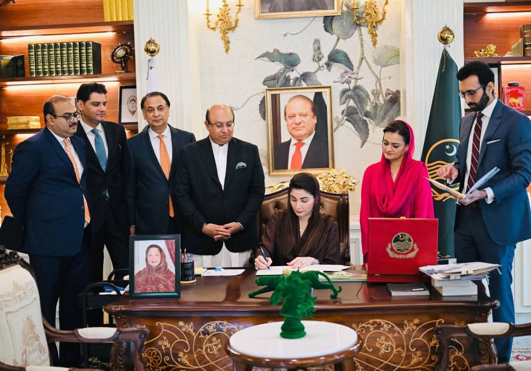 Bilawal Iqbal (@malik_b_awan) on Twitter photo وزیر اعلیٰ پنجاب مریم نواز شریف نے پنجاب کی تاریخ کے سب سے بہتر بجٹ 2025-26 کی دستاویز پر دستخط کر دیئے.
<a href="/MaryamNSharif/">Maryam Nawaz Sharif</a>
#PunjabBudget2025
#ProgressWithPurpose وزیر اعلیٰ پنجاب مریم نواز شریف نے پنجاب کی تاریخ کے سب سے بہتر بجٹ 2025-26 کی دستاویز پر دستخط کر دیئے.
<a href="/MaryamNSharif/">Maryam Nawaz Sharif</a>
#PunjabBudget2025
#ProgressWithPurpose
