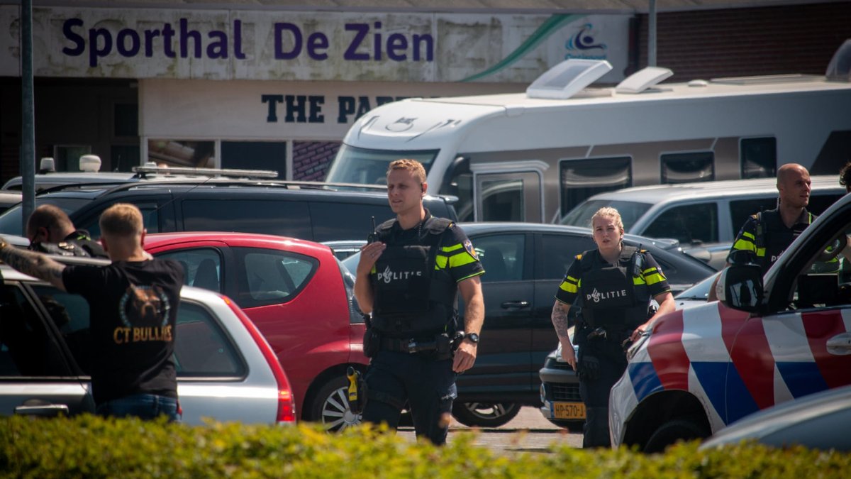 Politie zoekt man met mogelijk vuurwapen in Uitgeest