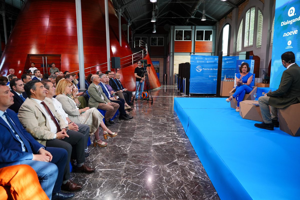 Hoy en <a href="/Dialogando_HU/">DialogandoHuelva</a> he reafirmado nuestro compromiso con el aire limpio: desde la <a href="/AndaluciaJunta/">Junta de Andalucía</a> activamos un plan de acción a corto plazo para el polo industrial. 

La futura #LEGAM será clave para una gestión ambiental moderna, eficaz y sostenible.