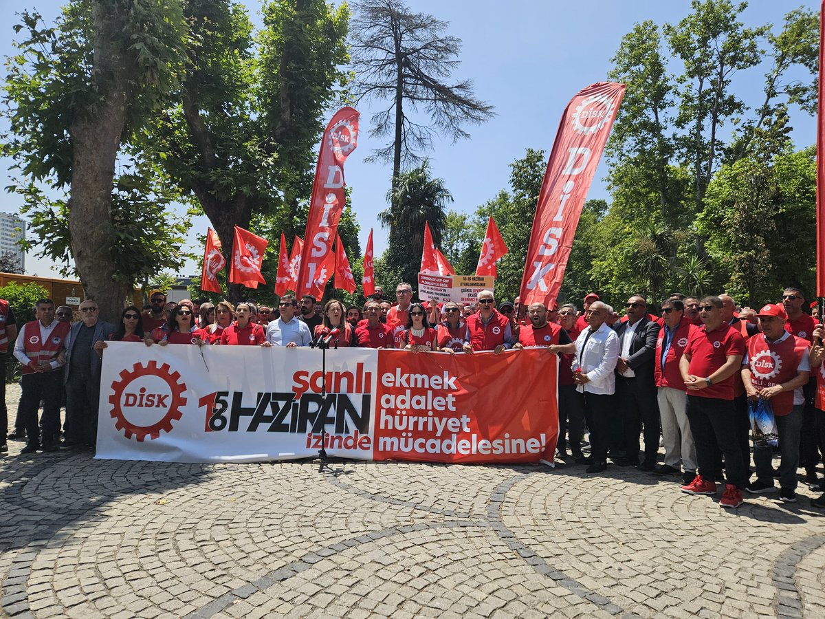 diskinsesi's tweet image. 📢 55'inci yılında 15-16 Haziran'ın izinde Ekmek, Adalet ve Hürriyet mücadelesine!
Yoğurtçu Parkı'ndaki anma etkinliğimize DİSK Genel Başkanı Arzu Çerkezoğlu, DİSK Genel Sekreteri Tayfun Görgün, DİSK Genel Başkan Yardımcısı Özkan Atar ve DİSK Yönetim Kurulu üyeleri Kazım Doğan ve…
