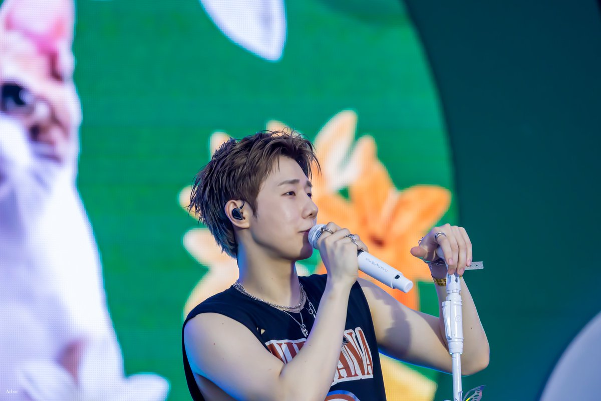 [2025 BML] 250615     

{\__/}
⁄(⁄ ⁄•⁄-⁄•⁄ ⁄)⁄

 #김성규 #KIMSUNGKYU #뷰민라