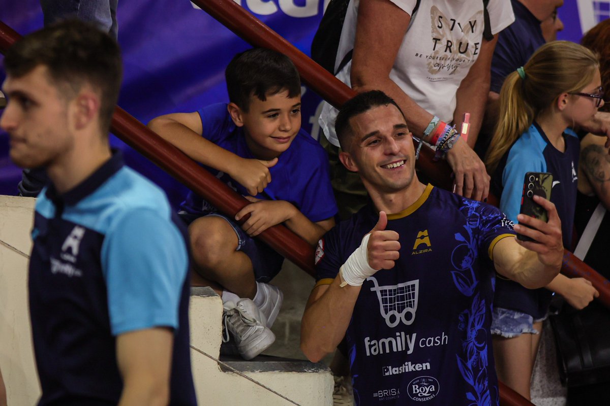 ¡Seguirá habiendo selfies! 🤳🏽

📲 alzirafs.com/rubi-renovado/

#MésAProp